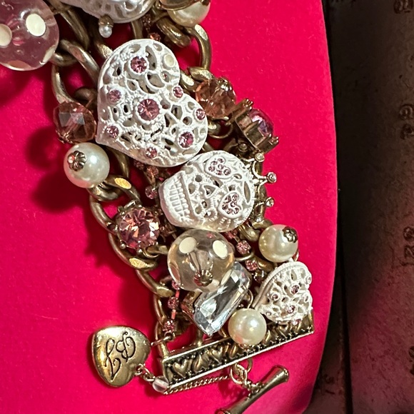 Betsey Johnson Gold and White Skull Charm Bracelet - Picture 2 of 4
